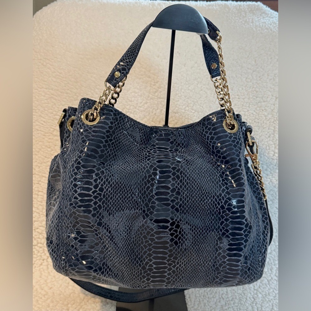 MICHAEL KORS Navy Blue Snakeskin Embossed Leather Shoulder Bag Gold Chain Accent - Picture 4 of 12